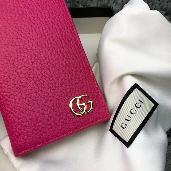 Gucci GG Marmont bifold Wallet Case iPhone 7/8 Case with interior card - Picture 6 of 15